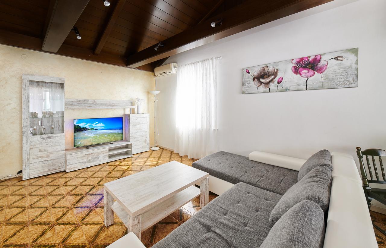 Gvarda Apartment